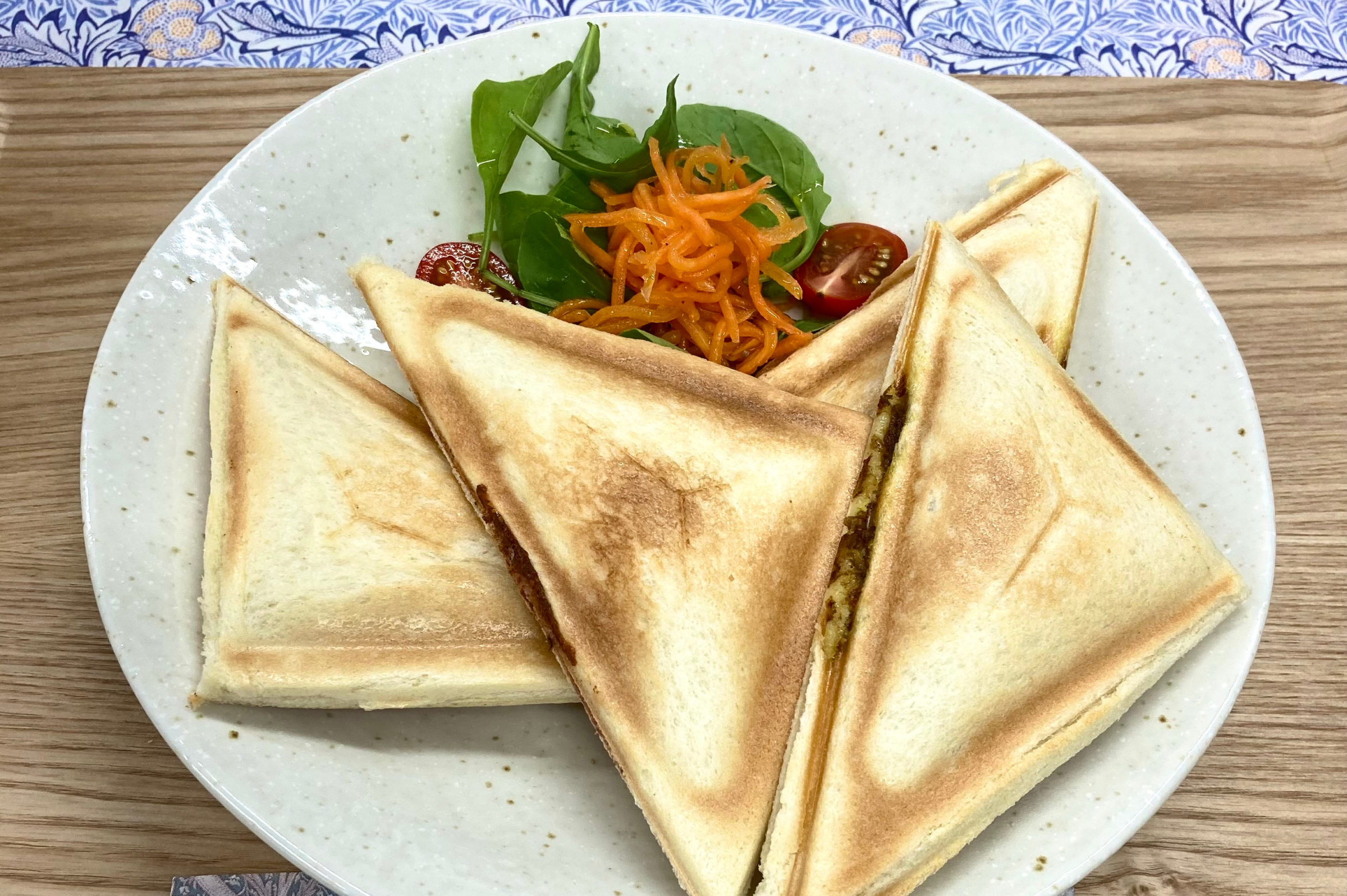 カフェこはるびのホットサンド